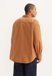 Levi's® Skateboarding SKATE UNISEX - Užsagstoma palaidinė - brown sugar