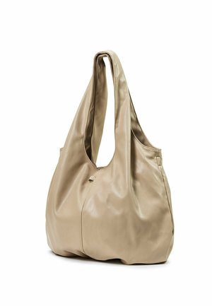 Beige blød læder hobo taske med bred skulderrem og afslappet, afrundet form på hvid baggrund.