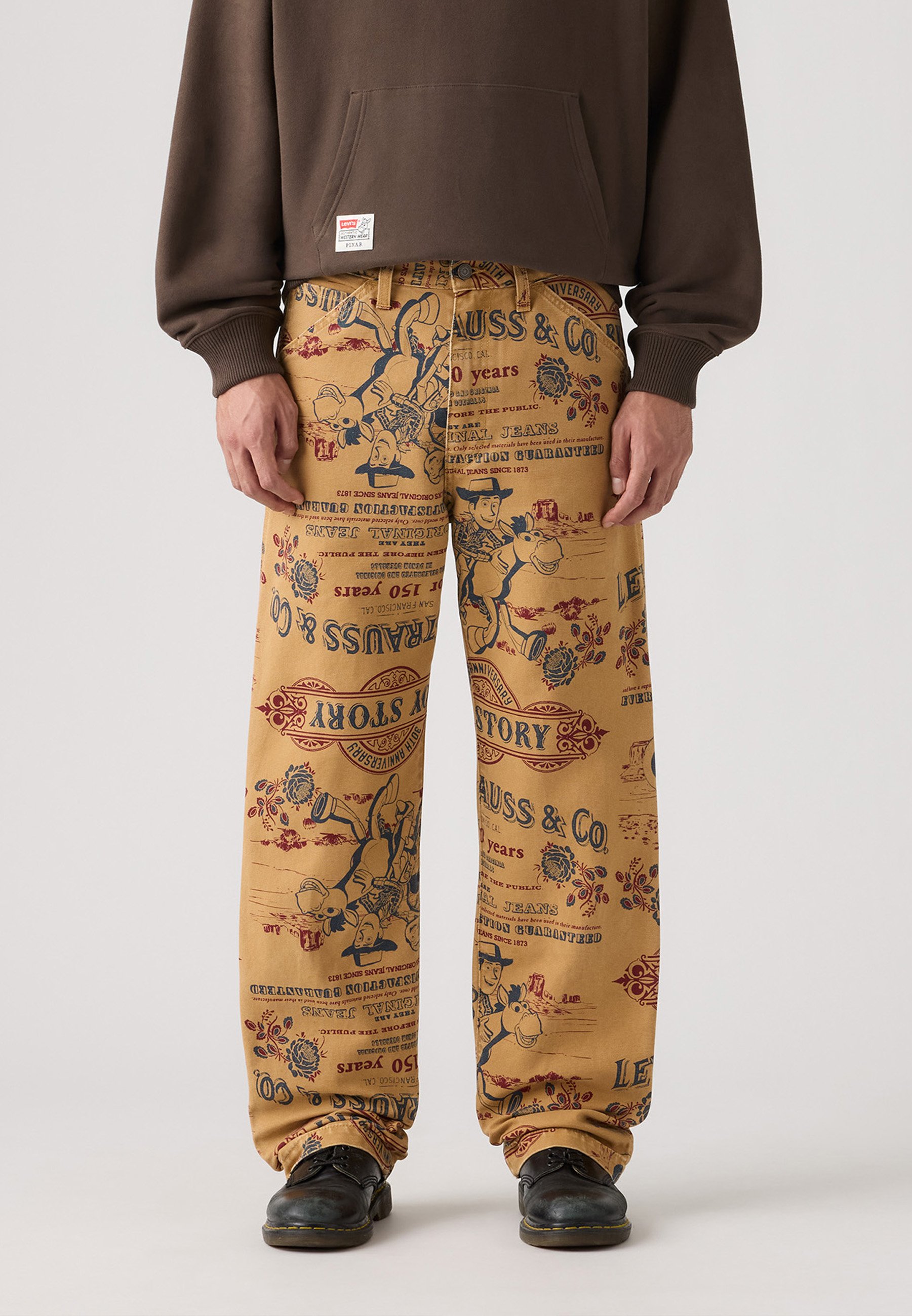 Levi's® TOY STORY 568 LOOSE UTILITY JEANS - Baggy Jeans - brown