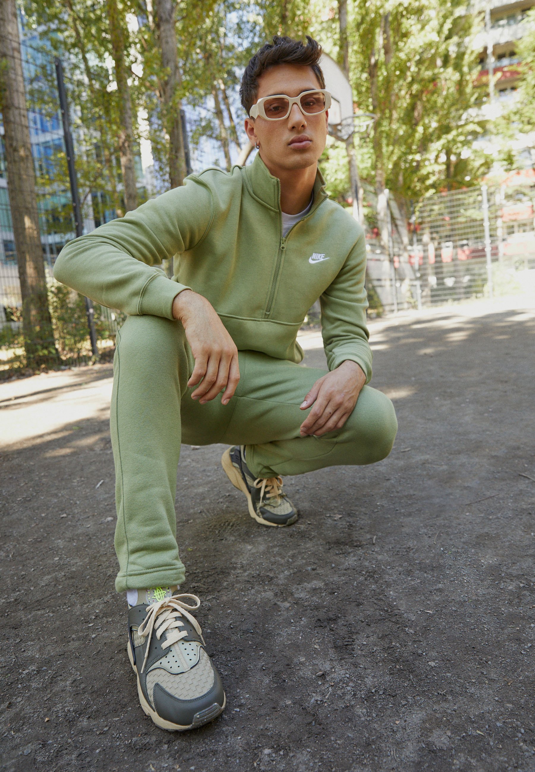 Nike Sportswear CLUB - Sweatshirt - alligator/white/khaki - Zalando.co.uk