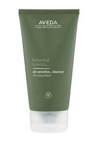Tube en plastique vert compressible étiqueté "Aveda Botanical Kinetics All-Sensitive Cleanser", avec texte blanc et base transparente.