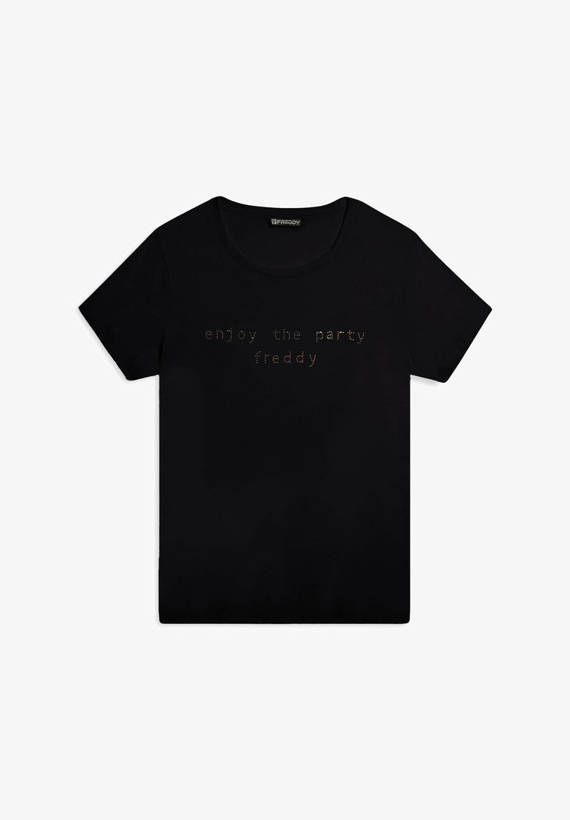 T-shirt nera in cotone con maniche corte, colletto tondo e testo metallico che dice "goditi la festa freddy" stampato sul davanti.