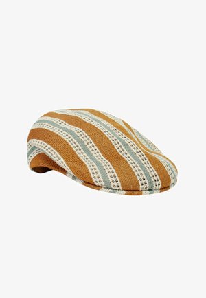 Cappellino piatto a righe marrone, bianco e azzurro con una texture lavorata a maglia, traspirante e una forma curva aderente.