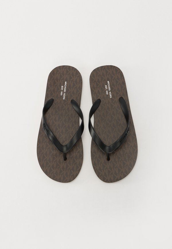 TRAVIS - Pool shoes3