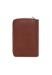 Portafoglio in pelle marrone con superficie testurizzata, chiusura con zip e angoli arrotondati, dotato di un interno liscio. Design rettangolare compatto.