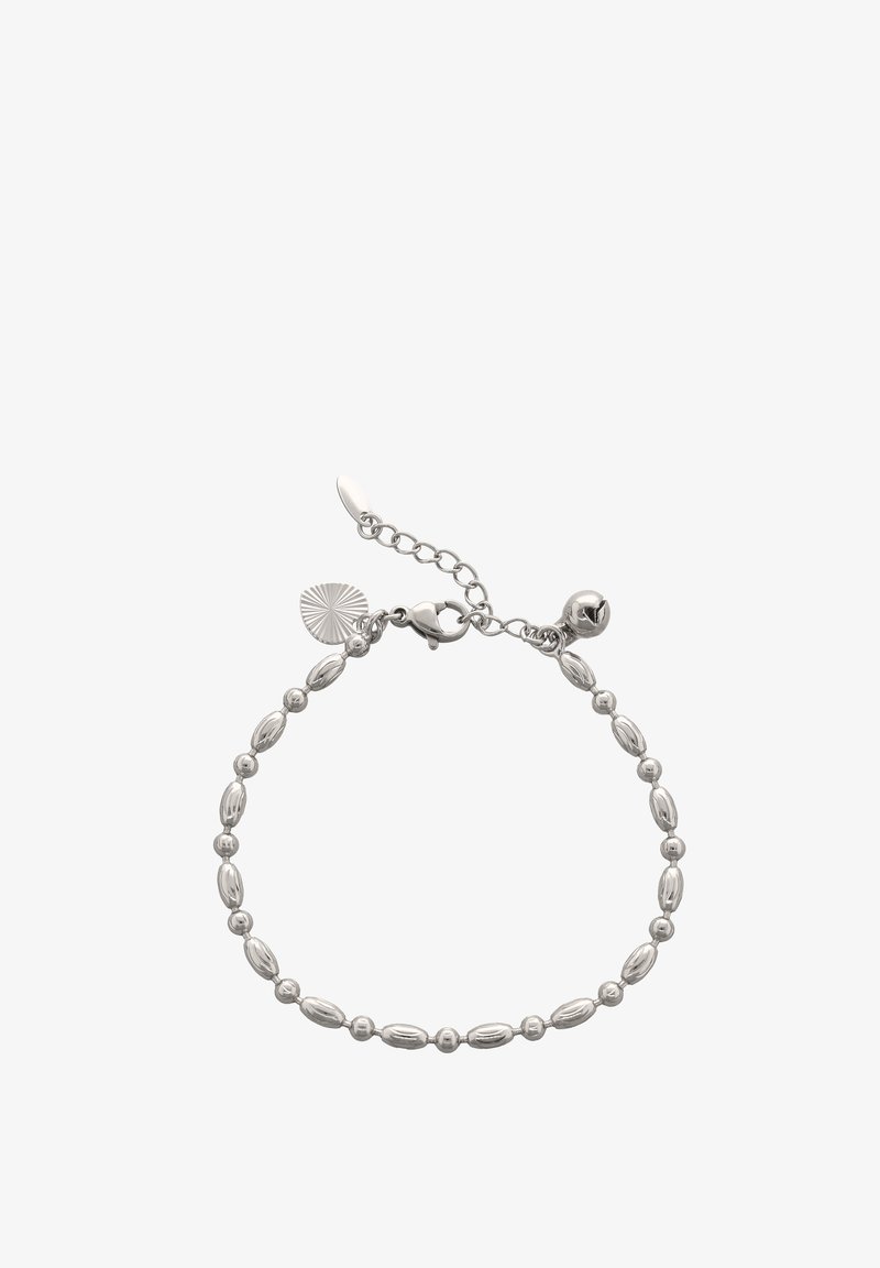 Stříbrný náramek s alternativními oválnými a kulatými korálky, vybavený zapínáním a nastavovací chainou, obsahuje dekorativní přívěsek se vzorem slunečního paprsku.