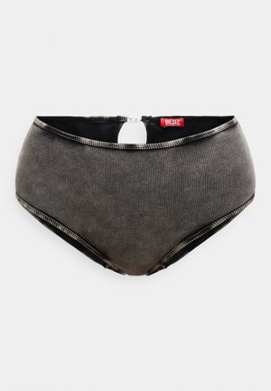 Czarne figi bikini z wysokim stanem o fakturze prążkowanej, z wycięciem typu keyhole z tyłu i kontrastującymi przeszyciami.