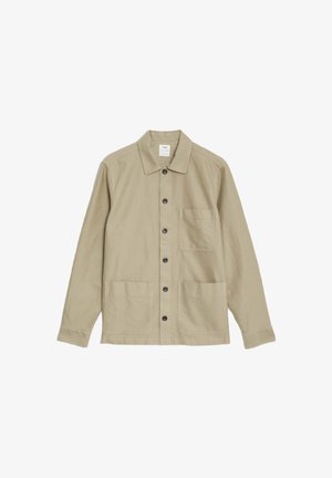 Beige bunda vyrobená z bavlny, se stojáčkovým límcem, dlouhými rukávy, předními knoflíky a dvěma velkými předními kapsami pro přidaný detail.