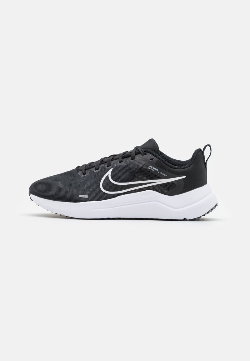 Nike Performance - DOWNSHIFTER 12 - Scarpe running neutre - black/white/dark smoke grey/pure platinum, Ingrandire