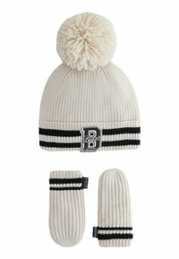 Strickmütze in Off-White mit einem Bommel, schwarzem gestreiftem Band und Logo-Patch. Passendes Paar Strickhandschuhe in Off-White mit schwarzen Streifen.
