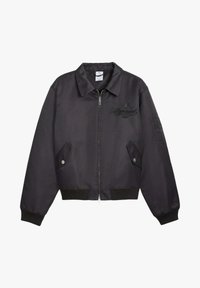 Bomber in satin nero con zip frontale, polsini e orlo a coste, due tasche laterali e dettaglio logo ricamato sul petto e sulla manica.