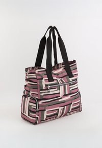 Tasje in een roze, beige en grijze grafische patroon. Gemaakt van duurzaam stof, voorzien van twee zwarte webbing handvatten en een voorkant met ritsvak.