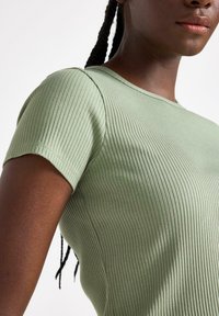 Lindex SHORT-SLEEVED  - T-shirts basic - dusty green