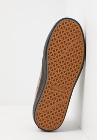 Etnies BARGE - Sapatilhas de skate - tan/black