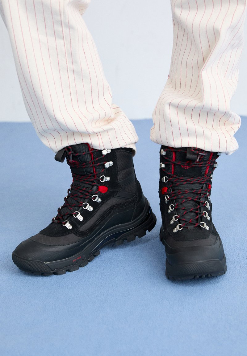Vans Schnürstiefeletten schwarz