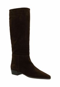 Bruine suède laarzen tot de knie met een spitse neus en een lage blokhak. Soepele textuur met minimale stikseldetails en een slanke silhoutte.