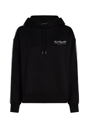 Sudadera con capucha negra con logo de texto blanco en el frente, rayas blancas a lo largo de las mangas, capucha con cordón y puños y bajo acanalados.