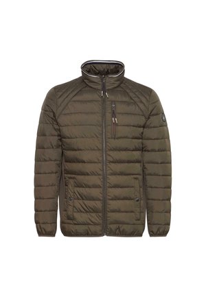 Puchowa kurtka w ciemnooliwkowym kolorze z kołnierzem stojącym, z przodu na zamek, z bocznymi kieszeniami oraz kieszenią na zamku na klatce piersiowej. Posiada pikowany wzór.