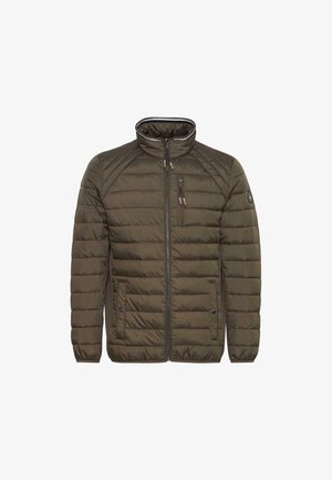 Puchowa kurtka w ciemnooliwkowym kolorze z kołnierzem stojącym, z przodu na zamek, z bocznymi kieszeniami oraz kieszenią na zamku na klatce piersiowej. Posiada pikowany wzór.