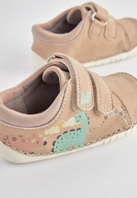 Next CRAWLER WIDE FIT - Sneakers - neutral dinosaur scene