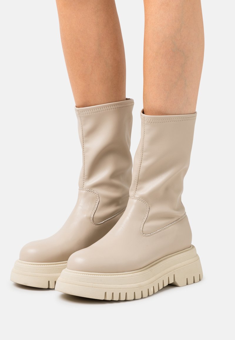 Pavement HALSEY - Botas clássicas de cano curto - beige