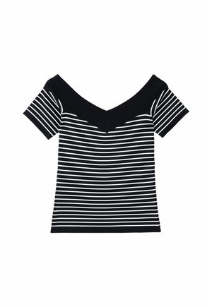 Top a righe bianche e nere con maniche corte, caratterizzato da un collo a spalla scoperta e un design aderente. Tessuto dalla consistenza liscia.