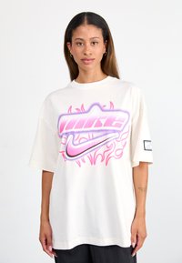 Nike Sportswear DANCE TEE - Apdrukāts T-krekls - sail