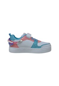 Sneaker bianca con pannelli di glitter rosa e turchese, design stringato, cinturino regolabile e dettagli decorativi con perline sul tallone.