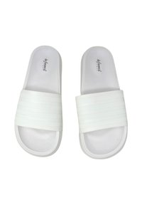 Sandali scivolati bianchi con una fascia ampia e testurizzata che presenta righe orizzontali. Soletta liscia e suola curva per il massimo comfort.