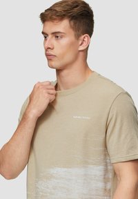 QS T-shirt print - beige