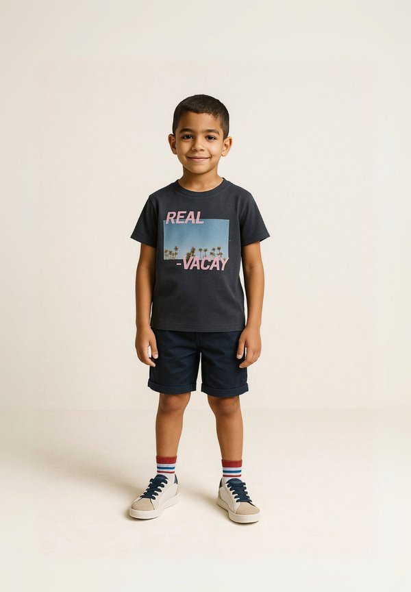 STRAIGHT LEG AND SIDE POCKETS - Shorts