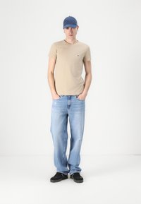 Thumbnail Image 3