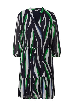 Geprinte jurk met een V-hals, lange mouwen en een strik taille. Heeft groene, zwarte en witte strepen. Lichtgewicht, vloeiende stof met een gelaagde zoom.