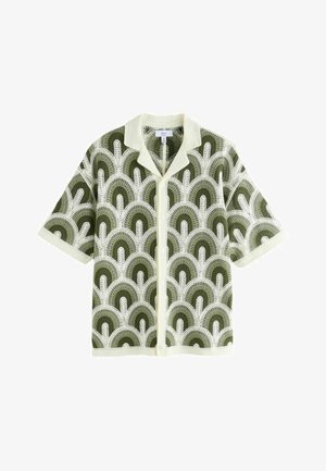 Next, Pluus - white green