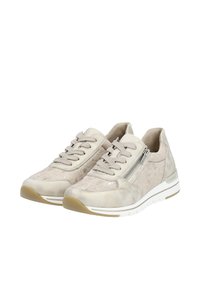 Scarpe da ginnastica beige realizzate in suede e materiali sintetici con una finitura testurizzata, dotate di lacci e una cerniera laterale per un facile accesso.