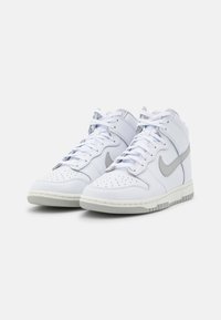 Nike Sportswear DUNK HIGH - Sapatilhas de cano alto - white/grey fog/sail