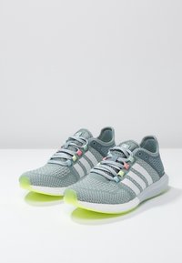 adidas Performance Hardloopschoenen voor op de weg - grey