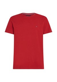 Rød bomulds T-shirt med korte ærmer, rund halsudskæring og en lille logoaccent på brystet. Glat tekstur, enkelt design.