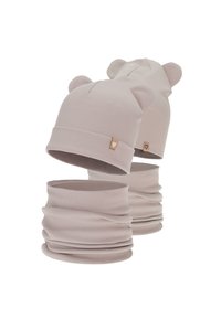 Berretto lavorato a maglia beige chiaro con orecchie da orso e scaldacollo abbinato. Presenta una texture a coste e un piccolo tag a forma di cuore.