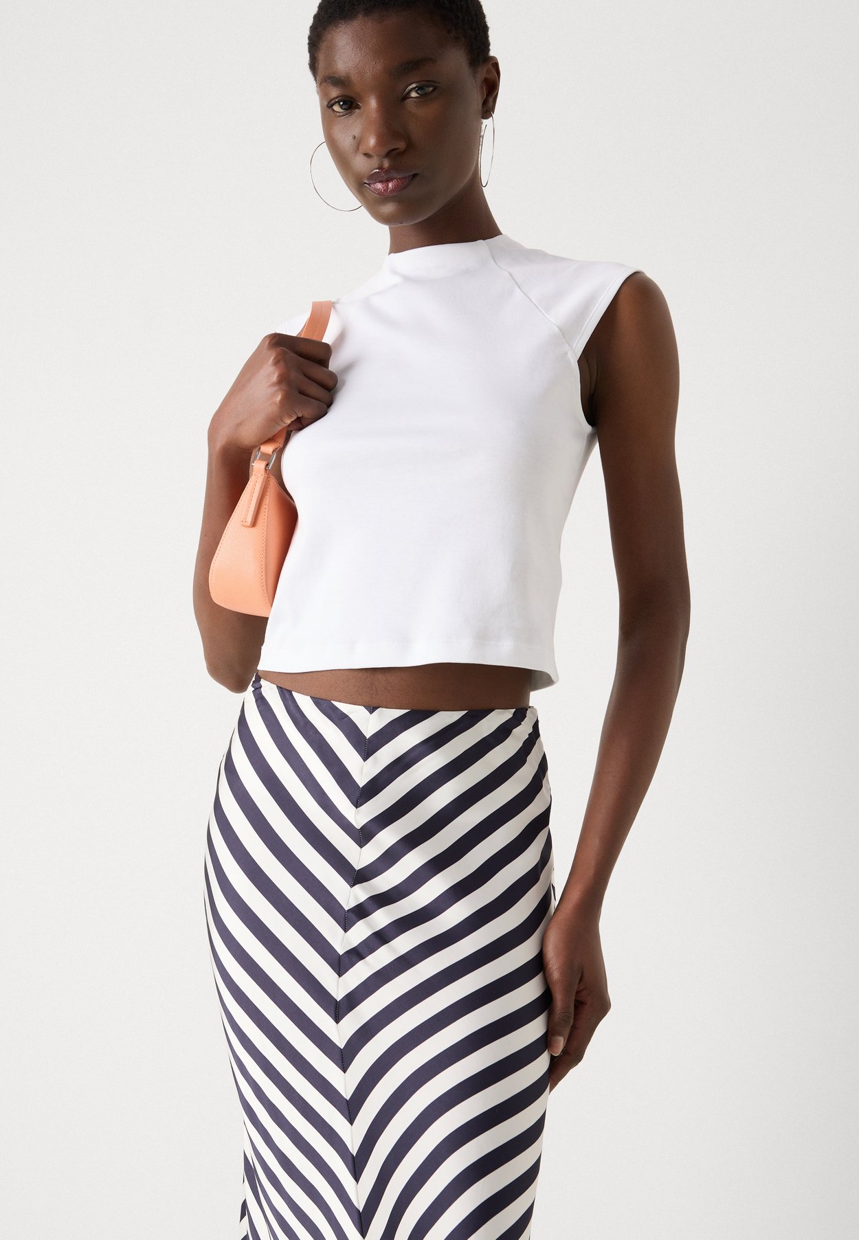 CHEVRON STRIPED SKIRT