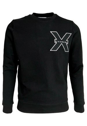 Schwarzer langärmliger Sweatshirt mit einem großen weiß umrandeten X und dem Wort „Richmond“ zentriert im oberen linken Brustbereich.
