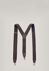Brązowe szelki z granatowymi akcentami, regulowane, z metalowymi klipsami i trójkątną skórzaną naszywką na środku.