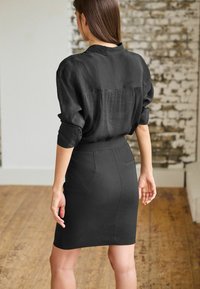 Next HARDWARE DETAIL MINI SKIRT - Pouzdrová sukně - black
