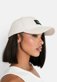 Sixth June PATCH - Keps - light beige