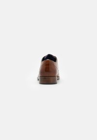 bugatti Pantofi eleganți cu șireturi - cognac