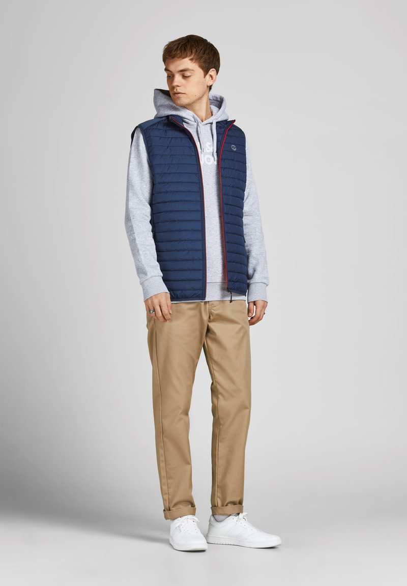 JACK & JONES Jconew Pocket Hood BW Mni Gilet Trapuntato, Blu Mazarine/Dettagli: Navy Blazer Blocking, 122 cm Bambini e Ragazzi