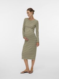 Ένδυμα εγκυμοσύνης σε ελιά πράσινο και κρέμ οριζόντιες ρίγες, μακριά μανίκια, εφαρμοστό στη μέση, μήκος μέχρι το γόνατο, απαλό ύφασμα, με στρογγυλή λαιμόκοψη.