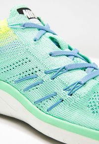 Nike Performance Chaussures fitness - green