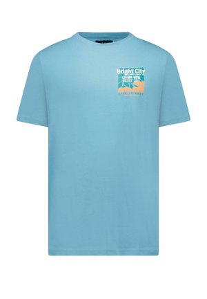 Lichtblauw T-shirt met korte mouwen, ronde hals en een kleine borstafbeelding met de tekst "Bright City, Living Now, Great Life" en een grafisch ontwerp.
