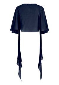 Marineblaue, bauchfreie Bluse mit weiten Rüschenärmeln und zwei langen, fließenden Bahnen, die von den Rückseiten seitlich ausgehen.